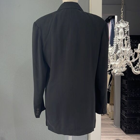 VTG Theo miles 100 percent silk blazer with shoulder pads runs large in black - Picture 3 of 7